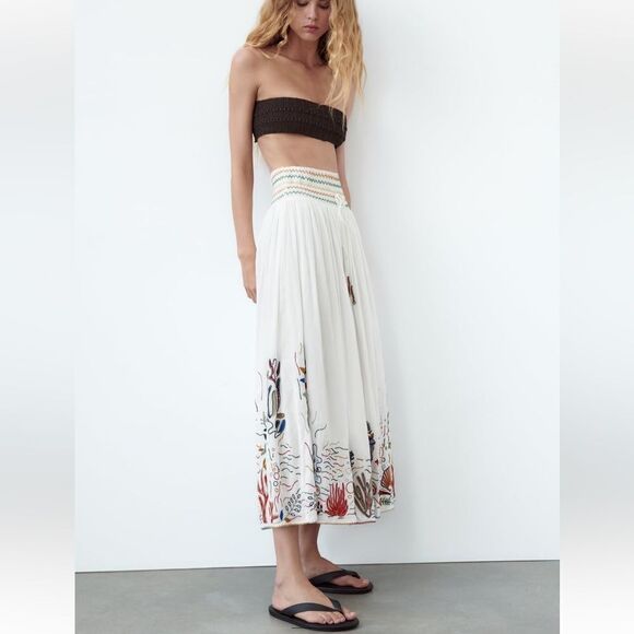 Zara embroidered skirt - Picture 5 of 11